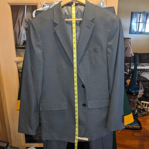 EUC Banana Republic FS Suit 42S 35x30 standard fit - Picture 4 of 15